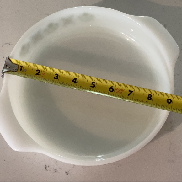Fire King Anchor Hocking 9” Casserole Dish Made in the USA. Great Condition - Picture 4 of 5